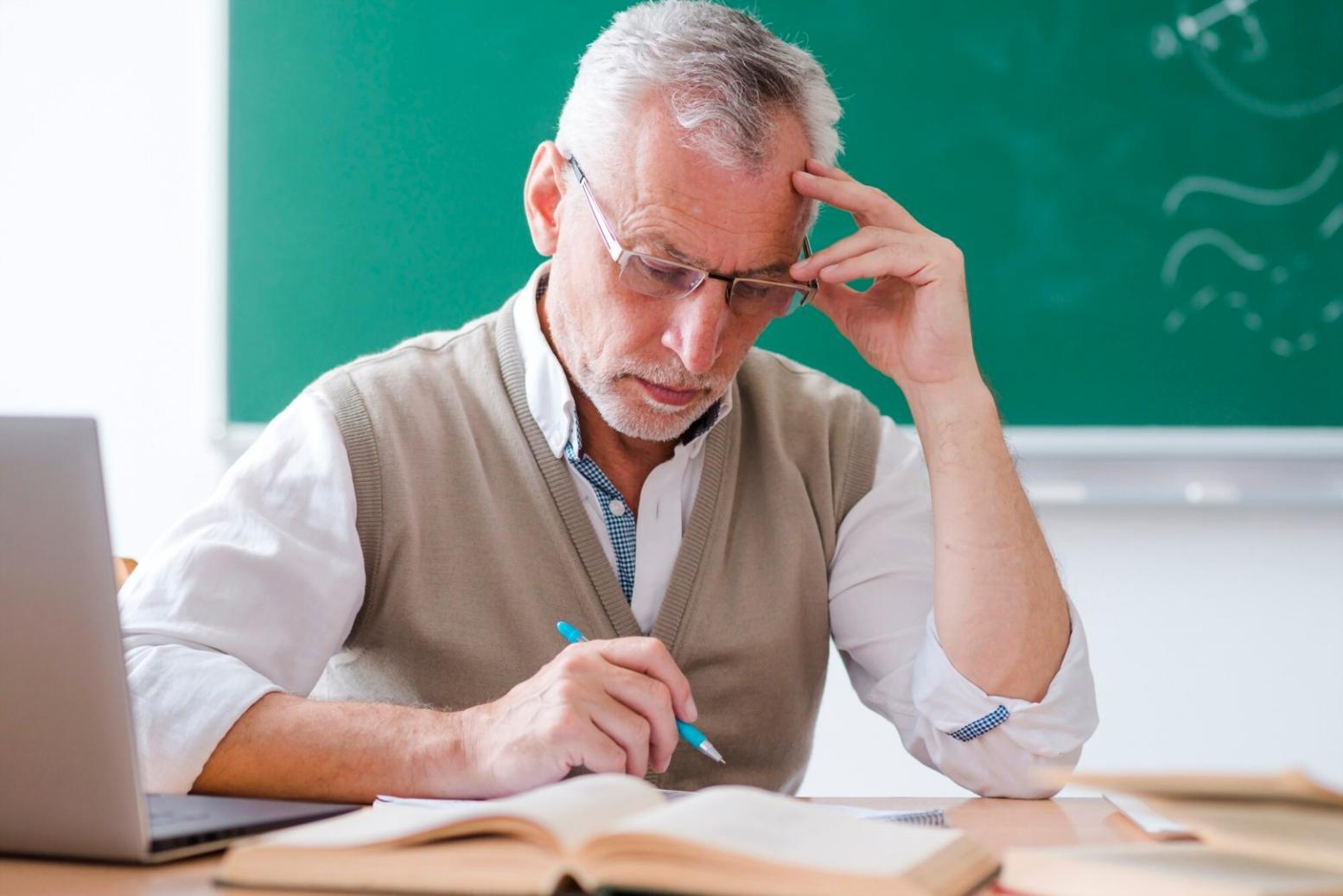 Moderne Schulungsräume mit professioneller Finanzanalysesoftware